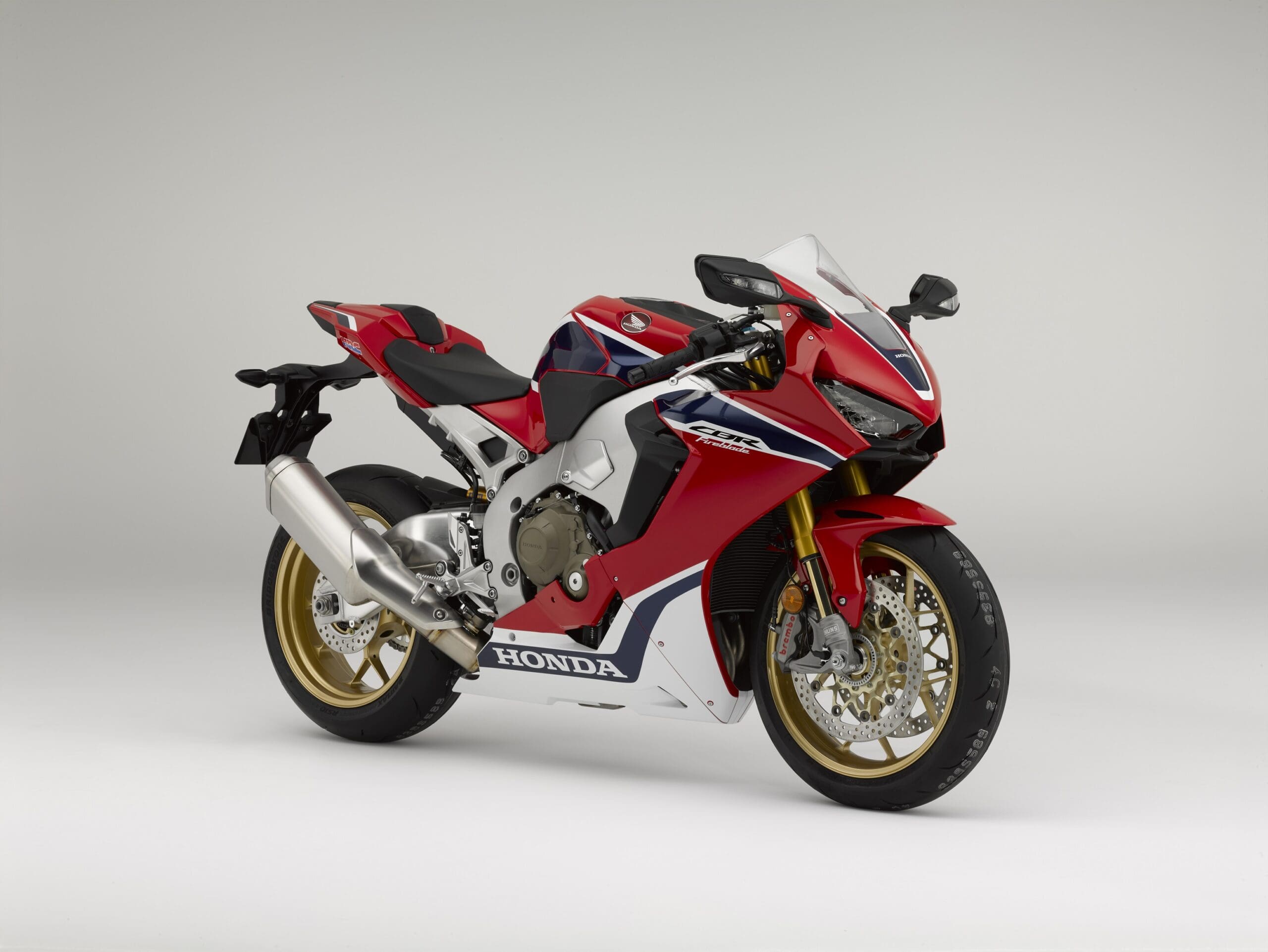 Honda unveils 2017 Fireblade and SP2 - webBikeWorld