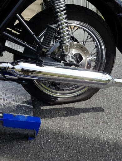 Queensland Motorcycle Breakdown Service tyre punctures puncture-proof tyres flirting shoulder