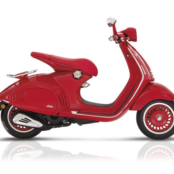 Vespa 946 Red