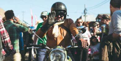 Throttle Roll Street Party hipsters buying