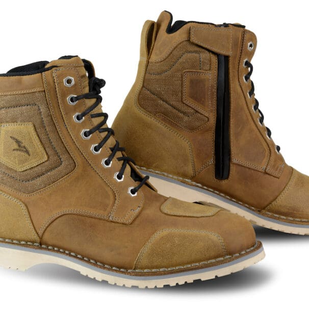 Riding with stylish Falco Ranger boots