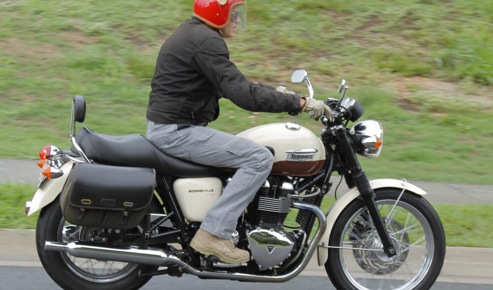 Should you jump start a dead bike? Helstons Wall mesh summer jacket
