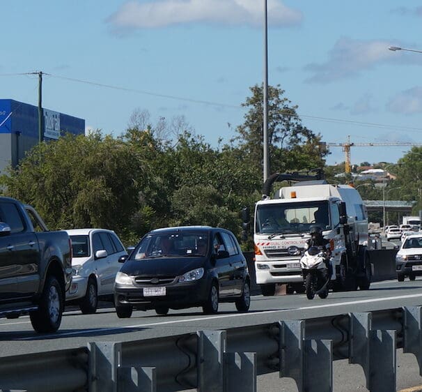 How to ride safely in heavy traffic lane filtering happiest commuters commuting plan