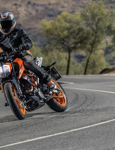 2017 KTM 390 Duke adds tech and style