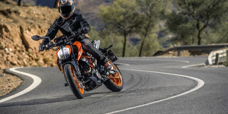 2017 KTM 390 Duke adds tech and style