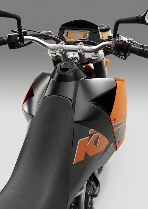 KTM 950 Supermoto Front View