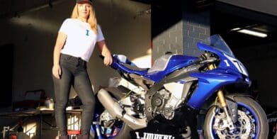 Di Jones tackles Superbike championships comsetics