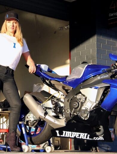 Di Jones tackles Superbike championships comsetics