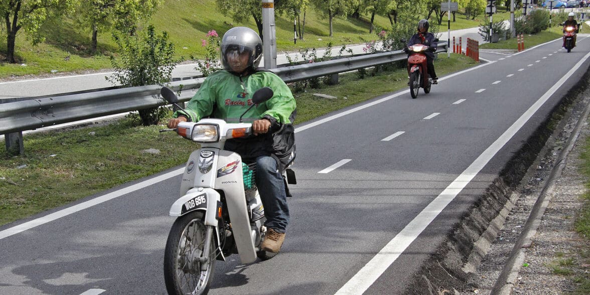 UN suggests separate motorcycle lanes