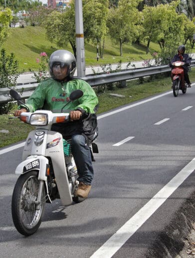 UN suggests separate motorcycle lanes