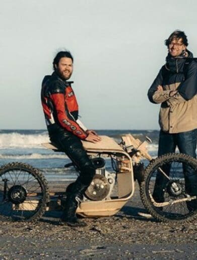 Dutch wooden bike runs on algae oil combustion