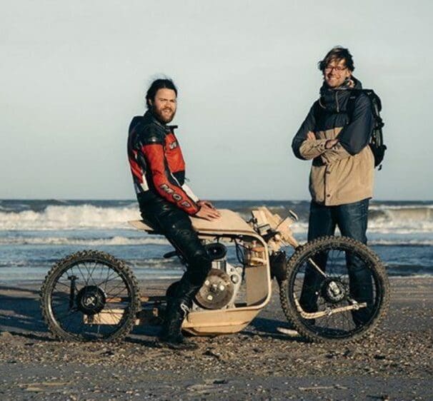 Dutch wooden bike runs on algae oil combustion