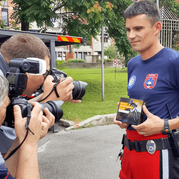 Slovenian Paramedics and police use Smart Turn System self-cancelling indicators