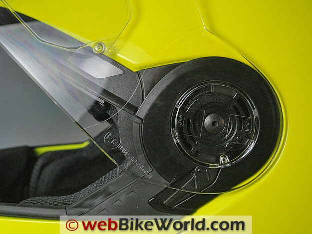 Face Shield Rotating System on the SCHUBERTH C3