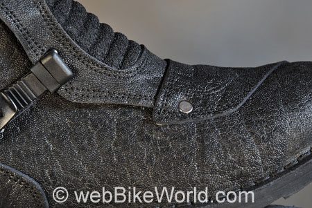 Vendramini Elephant Boots - Cose-up the leather and the quality stitching.