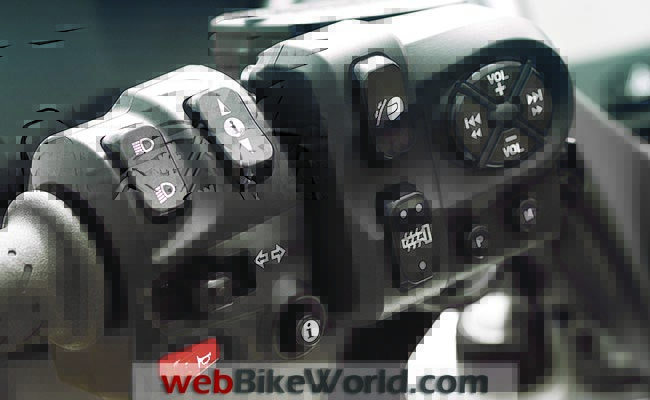 2013 Triumph Trophy Controls