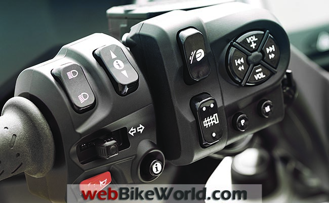 2013 Triumph Trophy Controls