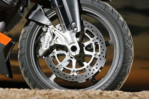 KTM 990 Super Duke - Front Wheel & Brake