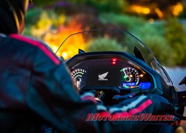 Honda Goldwing with CarPlay distracted rider