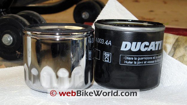 Wix EAOM138C oil filter (left); Ducati 444.4.003.4A oil filter (right).