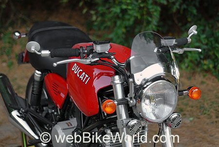 Motorcycle Fly Screen on Ducati GT1000