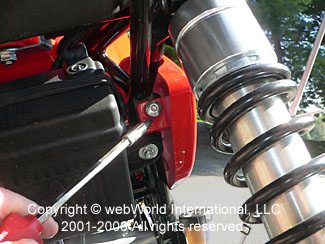 Removing the GT1000 Battery Side Cover
