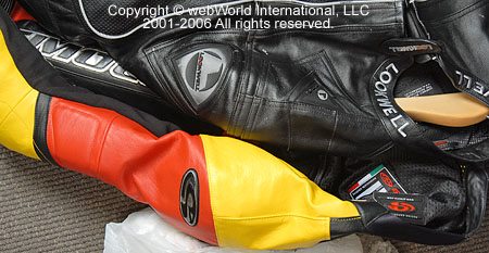 Comparison of GiMoto Custom Motorcycle Leathers and the Lookwell Viper Leather Suit - Upper Shoulders