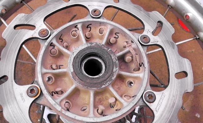 How to Respoke Motorcycle Wheels - webBikeWorld