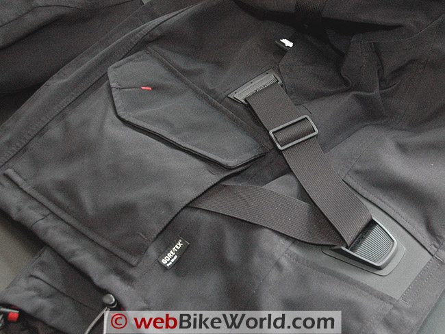 Everest GTX Jacket - Pocket and Waist Adjuster