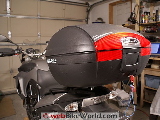 SHAD SH45 Top Case on a BMW F800GS.