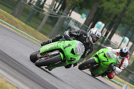 Track practice with the California Superbike School