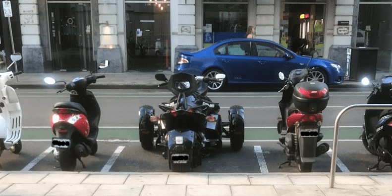 Can trikes park in motorbike bays? bashing