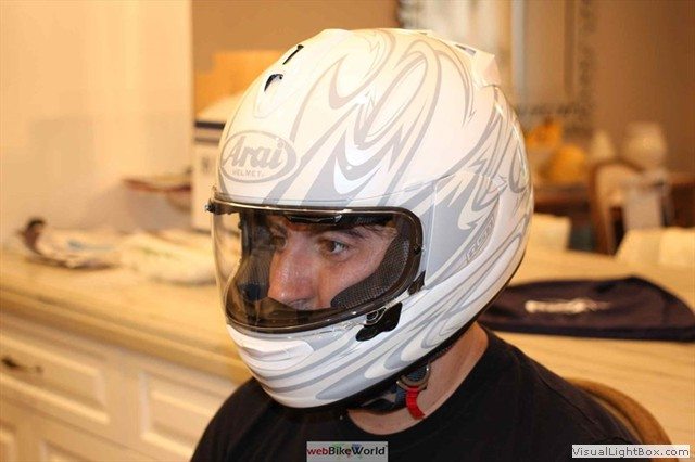 arai dt-x helmet.comparison SUZUKI Helmet 2XL Soft frame material is more comfortable and features removable temple padding and a removable/replaceable crown pad to allow for a customized fit Arai DT-X full face crash