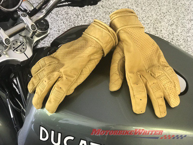 Goldtop Bobber tan gloves