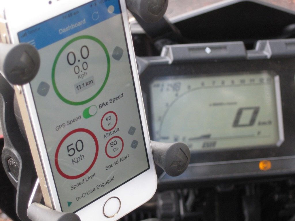 MCCruise Bluetooth App Displaying KPH Meters