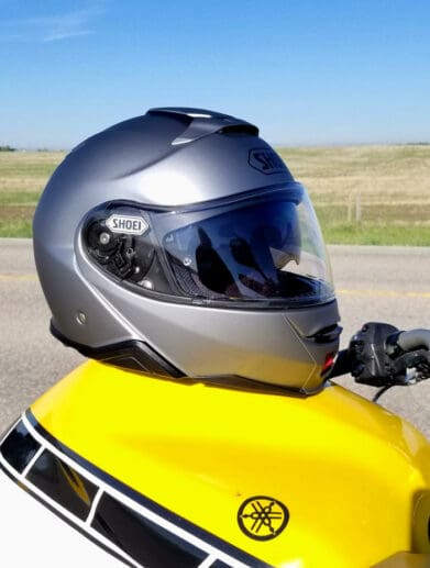 Shoei Neotec II on a Yamaha FZ-6 Fazer