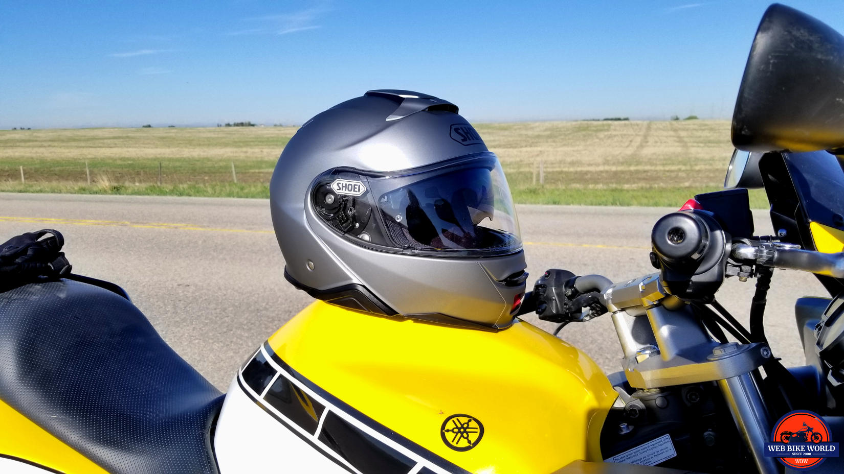 Shoei Neotec II on a Yamaha FZ-6 Fazer