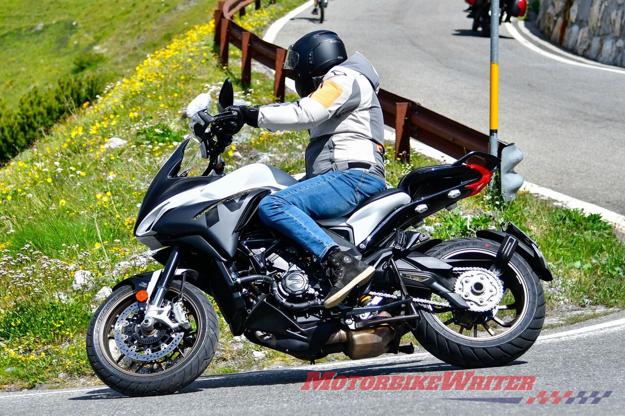 MV Agusta Turismo Veloce 800 Lusso practical