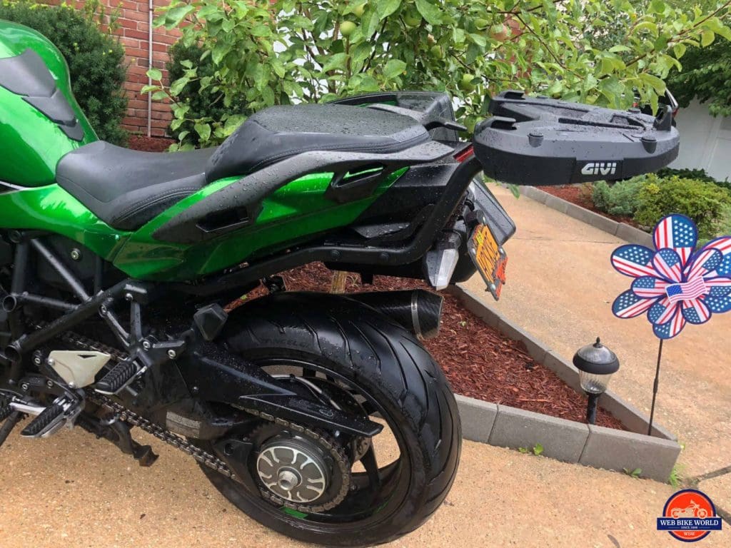 Givi luggage rack installed on a 2018 Kawasaki Ninja H2SXSE.