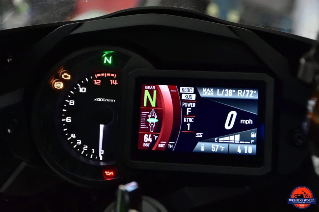 2018 Kawasaki Ninja H2SXSE gauges and TFT display.