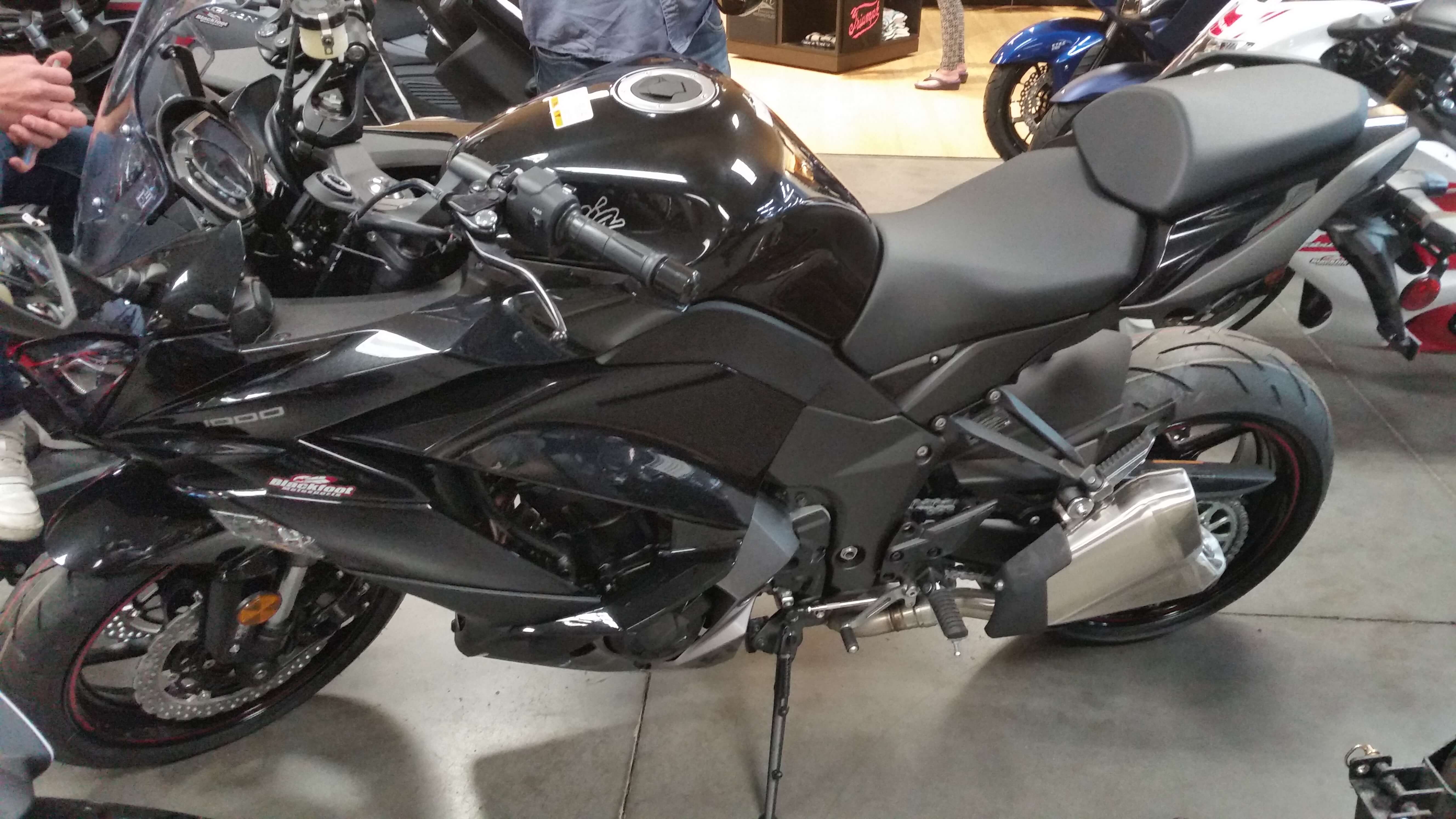 2018 Kawasaki Ninja 1000 ABS in black at showroom