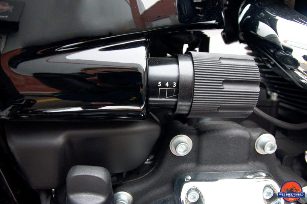 Preload adjuster handle on a Sport Glide.