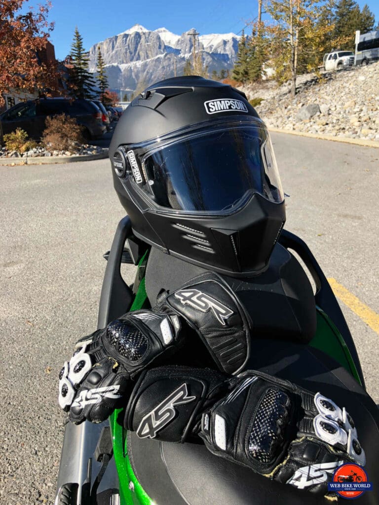 Simpson Mod Bandit helmet in Canmore, Alberta with 4SR 96 Stingray gloves.