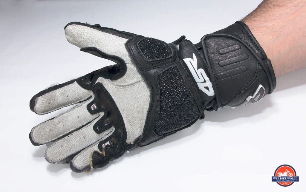 4SR 96 Stingray gloves palm.