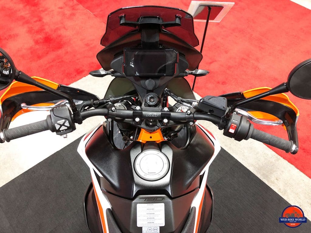 2019 KTM 790 Adventure R cockpit.