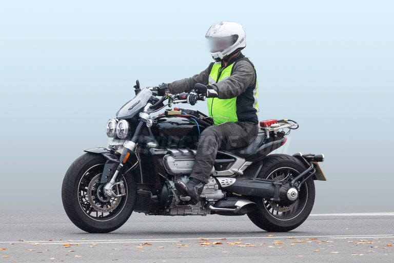 2020 Triumph Rocket III spy photos