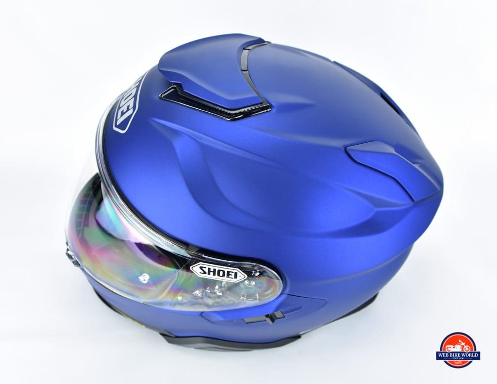 Aerodynamic grooves on The Shoei GT Air II