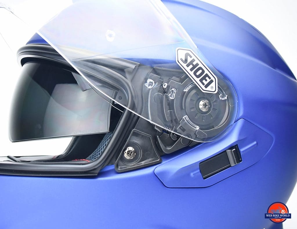 Hinge and internal sun lens on the Shoei GT Air II