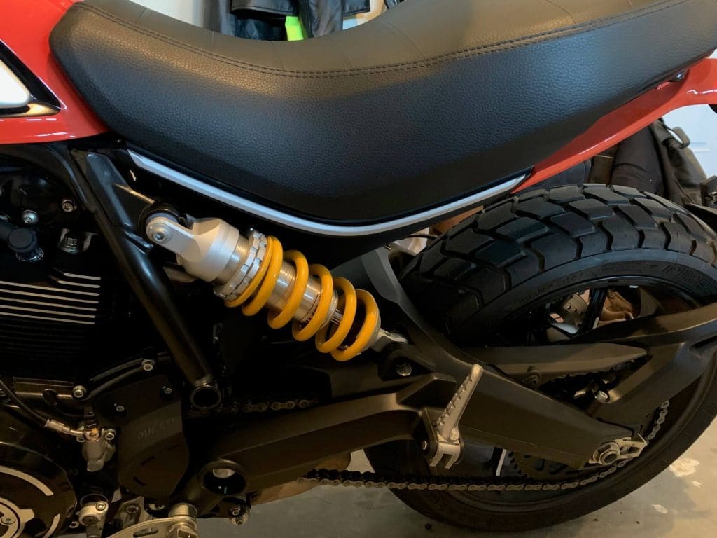 Lowering a Ducati Scrambler, Öhlins shock installation