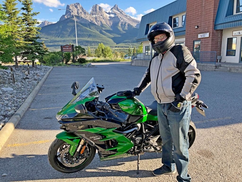 My friend Scott wearing Klim K1R helmet.